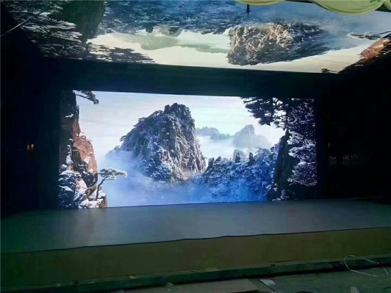 小間距LED顯示屏未來的發(fā)展前景怎么樣？ | 成都戶外全彩屏